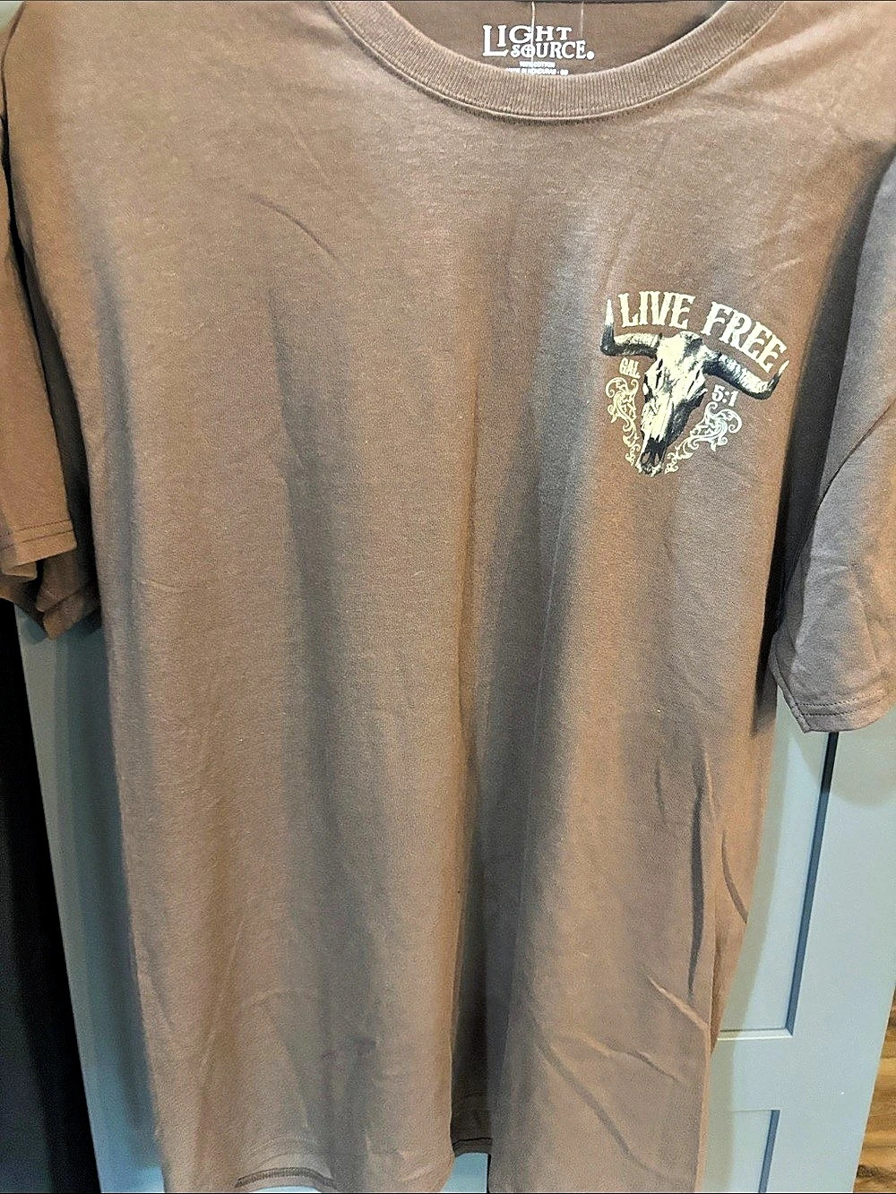Light Source Live Free Skull Graphic Tee Brown Large NWT